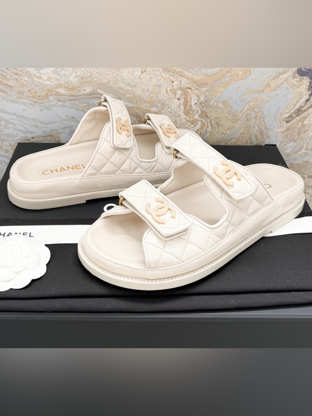 New! Chanel Dad CC Shiny Calfskin Pearl Quilted Slide Sandals - Picture 7 of 9